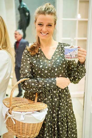 Nina Echinger beim 26. Advents- Benefizkonzert im Cuvill&eacute;s Theater am 13. Dezember 2021 (&copy;FFoto: Jens Hartmann/BMW )